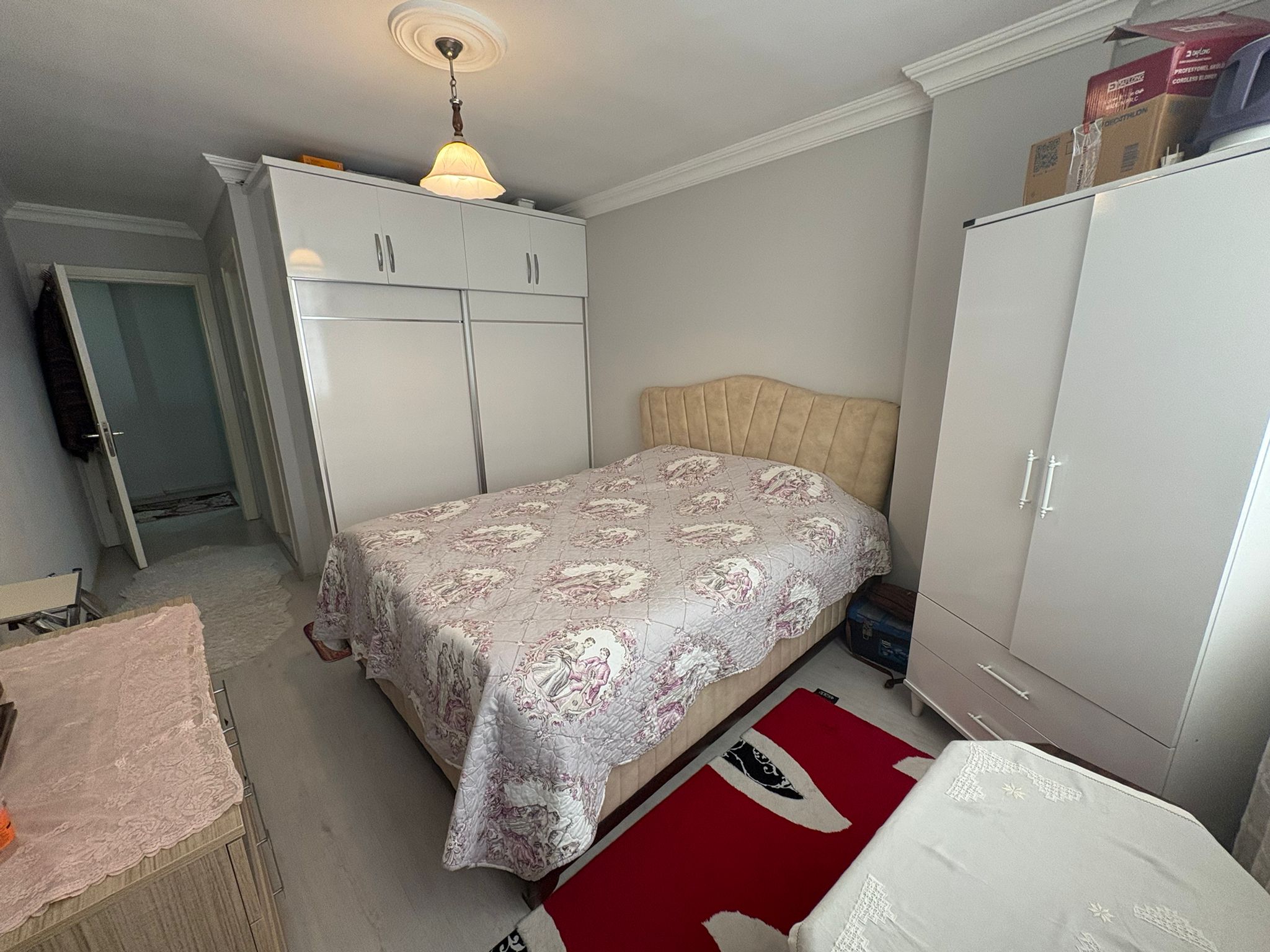 Dalaman merkez mahallesinde satılık 3+1 kapalı mutfak daire